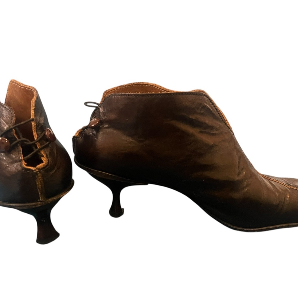 CYDWOQ Vintage Leather Kitten Heel Shoes – EU 37.5 (US 7–7.5)